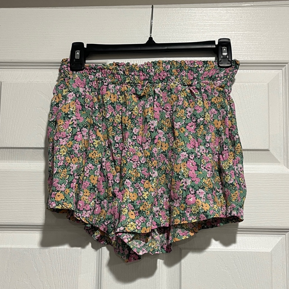 Garage floral shorts with stretchy waistband